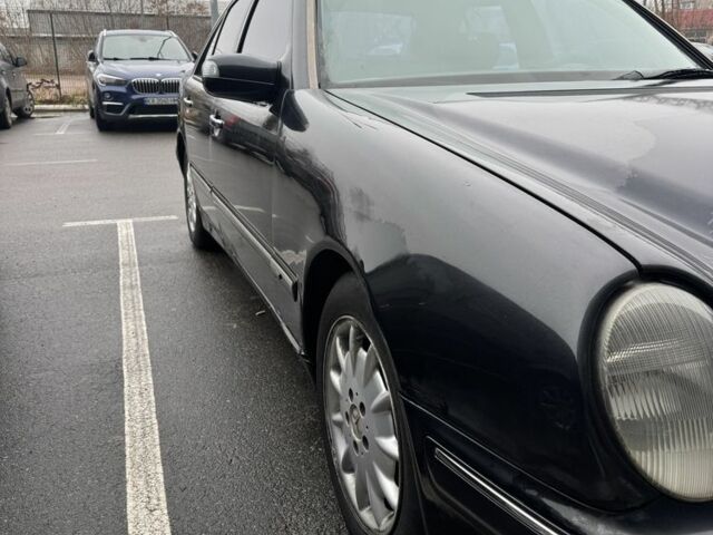 Чорний Мерседес Е-Клас, об'ємом двигуна 2 л та пробігом 360 тис. км за 3000 $, фото 3 на Automoto.ua