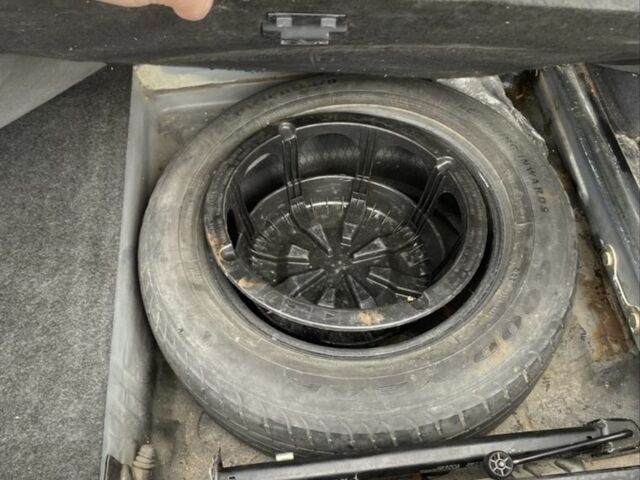 Черный Мерседес Е-Класс, объемом двигателя 3.2 л и пробегом 355 тыс. км за 3200 $, фото 13 на Automoto.ua