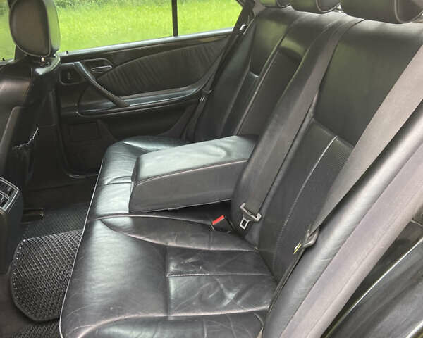 Чорний Мерседес Е-Клас, об'ємом двигуна 2 л та пробігом 100 тис. км за 3100 $, фото 9 на Automoto.ua