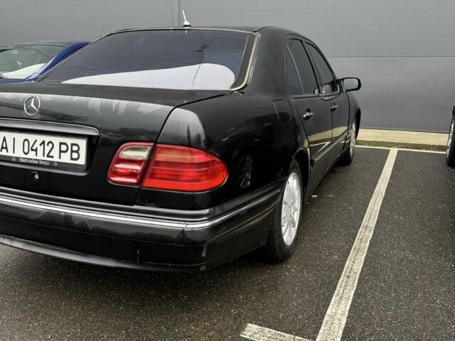 Чорний Мерседес Е-Клас, об'ємом двигуна 2 л та пробігом 360 тис. км за 3000 $, фото 4 на Automoto.ua