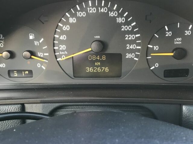 Черный Мерседес Е-Класс, объемом двигателя 0 л и пробегом 360 тыс. км за 4000 $, фото 7 на Automoto.ua