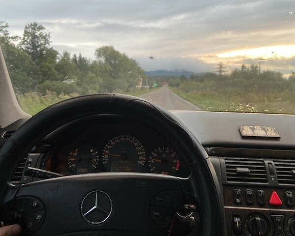 Чорний Мерседес Е-Клас, об'ємом двигуна 2 л та пробігом 100 тис. км за 3100 $, фото 16 на Automoto.ua