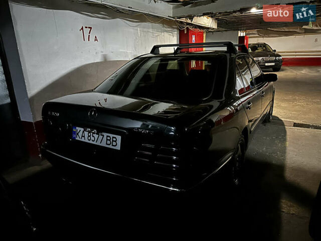 Черный Мерседес Е-Класс, объемом двигателя 3.2 л и пробегом 314 тыс. км за 6888 $, фото 3 на Automoto.ua