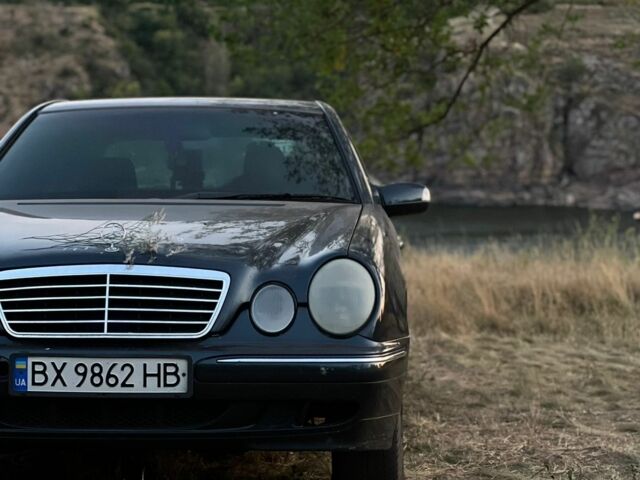 Черный Мерседес Е-Класс, объемом двигателя 2.1 л и пробегом 380 тыс. км за 3200 $, фото 4 на Automoto.ua