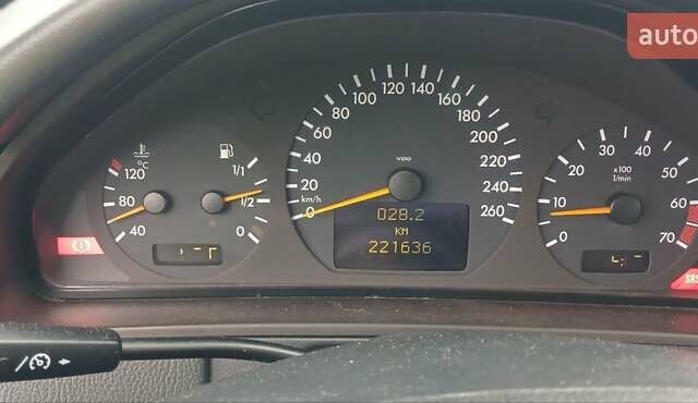 Черный Мерседес Е-Класс, объемом двигателя 2 л и пробегом 221 тыс. км за 3600 $, фото 10 на Automoto.ua