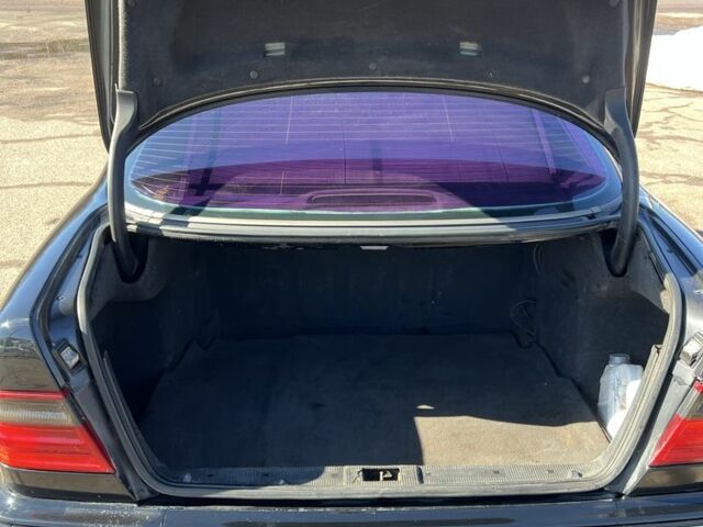 Чорний Мерседес Е-Клас, об'ємом двигуна 4.3 л та пробігом 323 тис. км за 3999 $, фото 11 на Automoto.ua