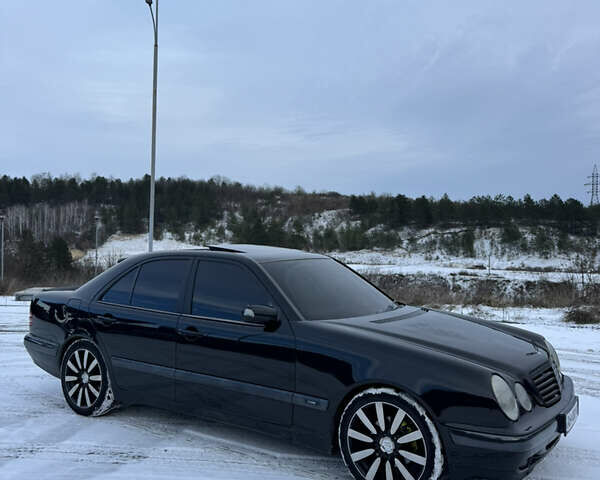 Черный Мерседес Е-Класс, объемом двигателя 2 л и пробегом 344 тыс. км за 3650 $, фото 2 на Automoto.ua