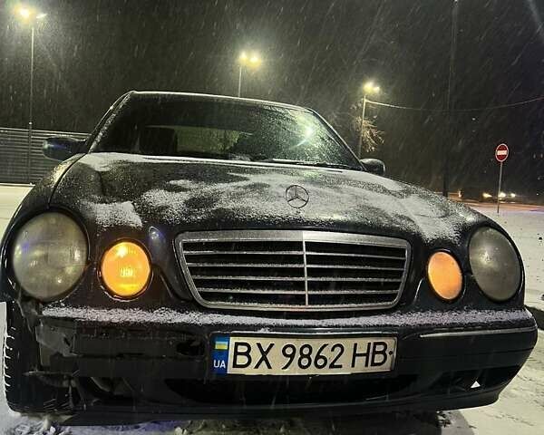 Черный Мерседес Е-Класс, объемом двигателя 2.1 л и пробегом 380 тыс. км за 3200 $, фото 5 на Automoto.ua