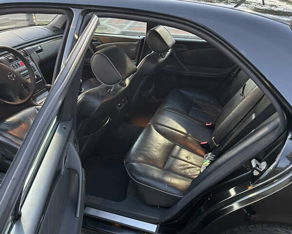 Черный Мерседес Е-Класс, объемом двигателя 4.3 л и пробегом 450 тыс. км за 5700 $, фото 6 на Automoto.ua