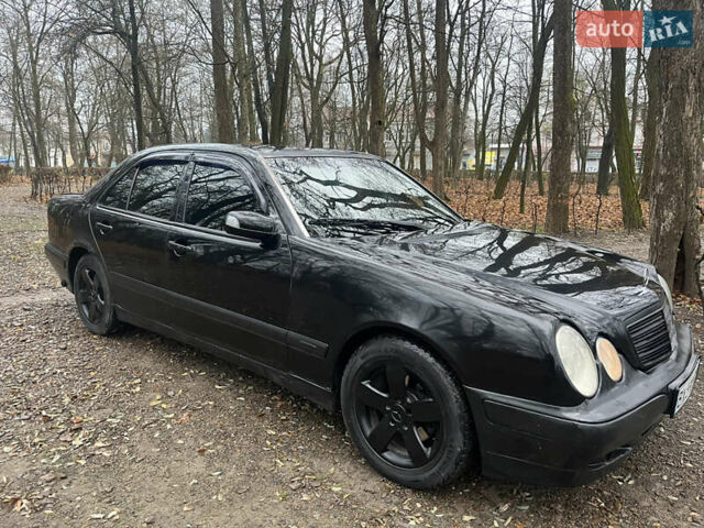 Черный Мерседес Е-Класс, объемом двигателя 2 л и пробегом 358 тыс. км за 2600 $, фото 4 на Automoto.ua