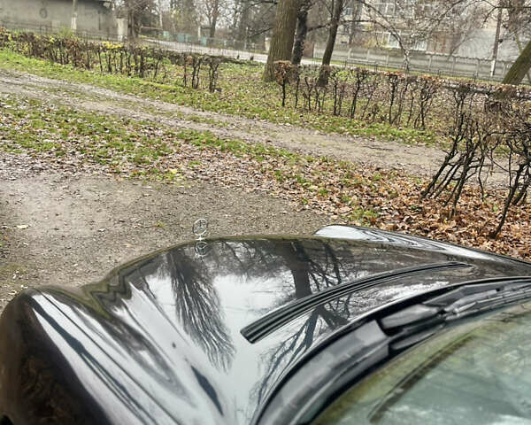 Черный Мерседес Е-Класс, объемом двигателя 2 л и пробегом 358 тыс. км за 2600 $, фото 19 на Automoto.ua