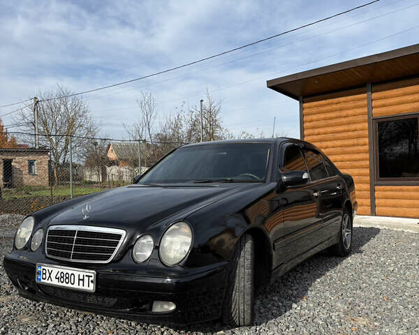 Черный Мерседес Е-Класс, объемом двигателя 2.2 л и пробегом 395 тыс. км за 4499 $, фото 11 на Automoto.ua