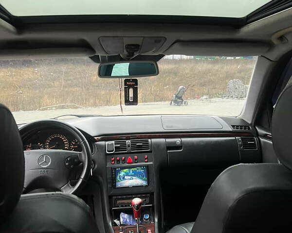 Черный Мерседес Е-Класс, объемом двигателя 2 л и пробегом 430 тыс. км за 3600 $, фото 8 на Automoto.ua