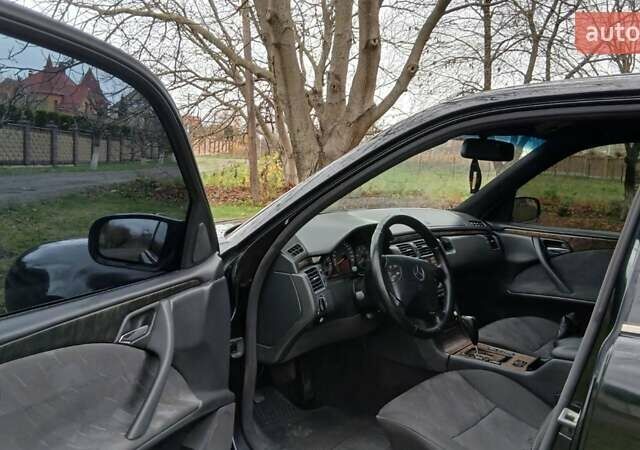 Чорний Мерседес Е-Клас, об'ємом двигуна 3.22 л та пробігом 390 тис. км за 3950 $, фото 14 на Automoto.ua