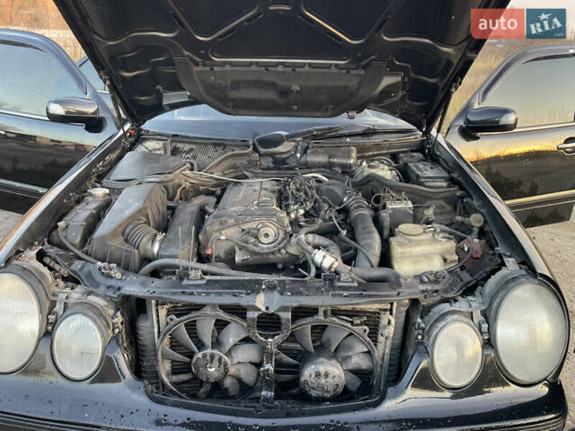 Черный Мерседес Е-Класс, объемом двигателя 2 л и пробегом 430 тыс. км за 3600 $, фото 12 на Automoto.ua