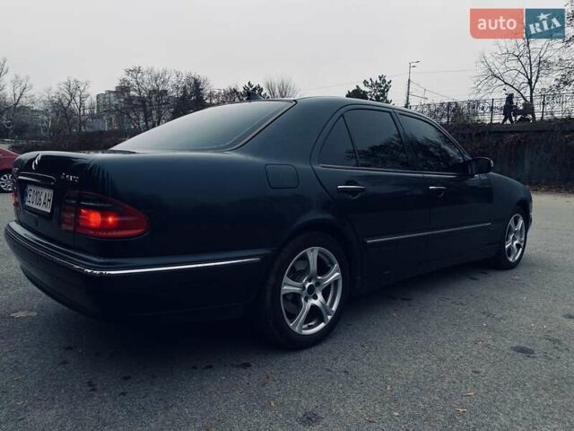 Черный Мерседес Е-Класс, объемом двигателя 4.3 л и пробегом 339 тыс. км за 5000 $, фото 6 на Automoto.ua