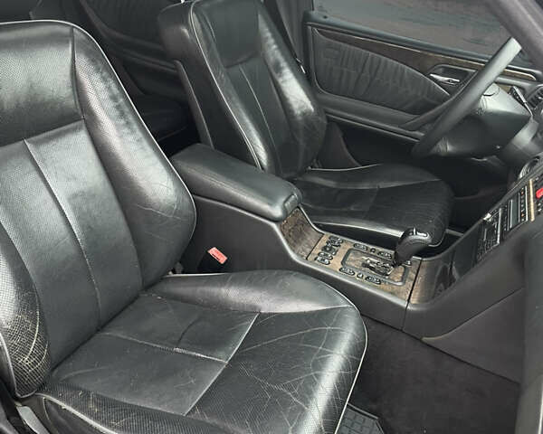 Чорний Мерседес Е-Клас, об'ємом двигуна 3.2 л та пробігом 370 тис. км за 4299 $, фото 14 на Automoto.ua