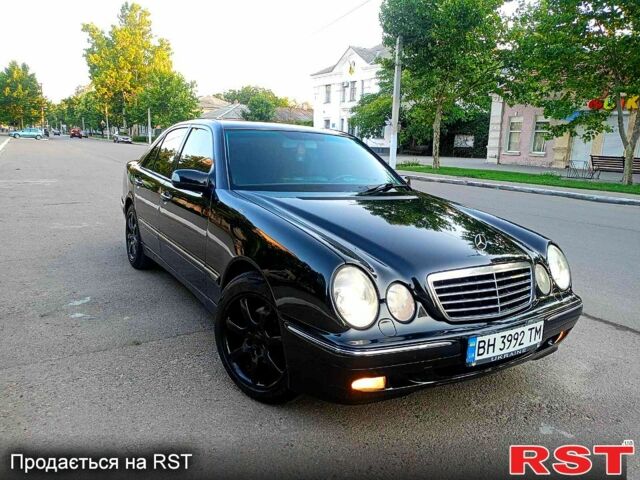 Черный Мерседес Е-Класс, объемом двигателя 3.2 л и пробегом 340 тыс. км за 4300 $, фото 1 на Automoto.ua