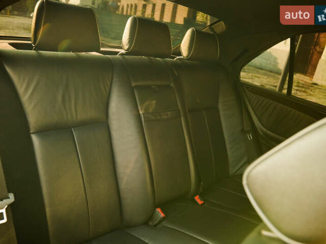 Черный Мерседес Е-Класс, объемом двигателя 3.2 л и пробегом 380 тыс. км за 7000 $, фото 39 на Automoto.ua