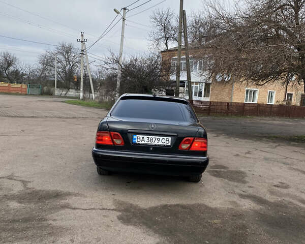 Чорний Мерседес Е-Клас, об'ємом двигуна 2.8 л та пробігом 270 тис. км за 3450 $, фото 4 на Automoto.ua