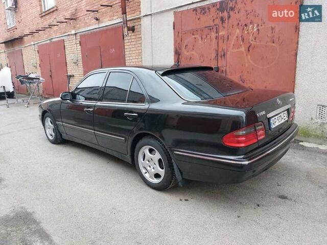 Мерседес Е-Клас 2001 у Прилуках на Automoto.ua Чорний Мерседес Е-Клас, об'ємом двигуна 2 л та пробігом 284 тис. км за 4150 $, фото 3 на Automoto.ua