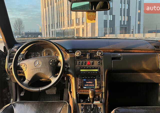 Чорний Мерседес Е-Клас, об'ємом двигуна 3.2 л та пробігом 297 тис. км за 5000 $, фото 8 на Automoto.ua