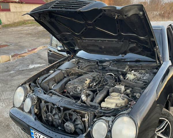 Черный Мерседес Е-Класс, объемом двигателя 2 л и пробегом 430 тыс. км за 3600 $, фото 11 на Automoto.ua