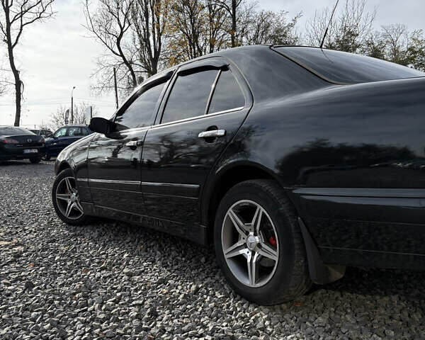 Черный Мерседес Е-Класс, объемом двигателя 2.2 л и пробегом 395 тыс. км за 4499 $, фото 8 на Automoto.ua