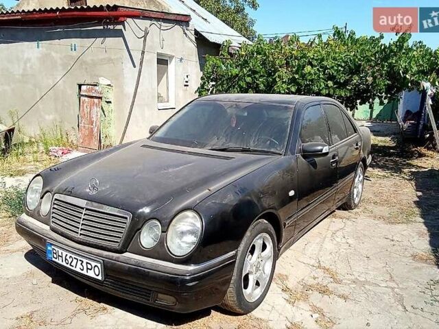 Мерседес Е-Класс 2001 в Николаеве на Automoto.ua Черный Мерседес Е-Класс, объемом двигателя 3.2 л и пробегом 260 тыс. км за 4500 $, фото 2 на Automoto.ua