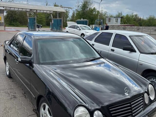 Мерседес Е-Класс 2001 в Кривом Роге на Automoto.ua Черный Мерседес Е-Класс, объемом двигателя 3.2 л и пробегом 340 тыс. км за 5000 $, фото 4 на Automoto.ua