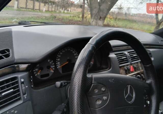 Чорний Мерседес Е-Клас, об'ємом двигуна 3.22 л та пробігом 390 тис. км за 3950 $, фото 24 на Automoto.ua