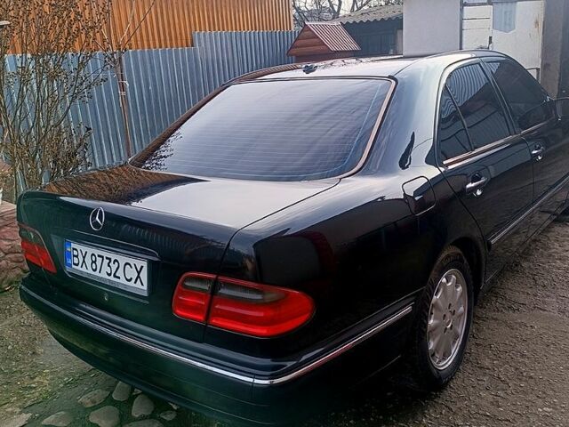 Черный Мерседес Е-Класс, объемом двигателя 2.6 л и пробегом 385 тыс. км за 3950 $, фото 2 на Automoto.ua