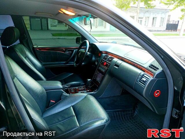 Черный Мерседес Е-Класс, объемом двигателя 3.2 л и пробегом 340 тыс. км за 4300 $, фото 8 на Automoto.ua