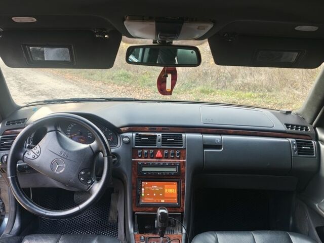 Чорний Мерседес Е-Клас, об'ємом двигуна 3.2 л та пробігом 405 тис. км за 4700 $, фото 8 на Automoto.ua