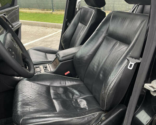 Чорний Мерседес Е-Клас, об'ємом двигуна 3.2 л та пробігом 370 тис. км за 4299 $, фото 15 на Automoto.ua