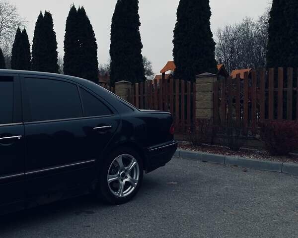 Черный Мерседес Е-Класс, объемом двигателя 4.3 л и пробегом 339 тыс. км за 5000 $, фото 2 на Automoto.ua