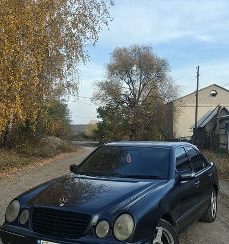 Чорний Мерседес Е-Клас, об'ємом двигуна 3.2 л та пробігом 405 тис. км за 4700 $, фото 3 на Automoto.ua