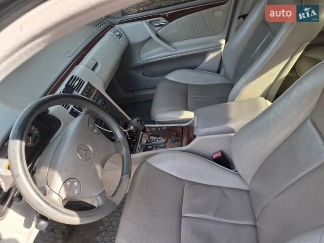 Мерседес Е-Класс 2001 в Киеве на Automoto.ua Черный Мерседес Е-Класс, объемом двигателя 2.8 л и пробегом 460 тыс. км за 5000 $, фото 11 на Automoto.ua