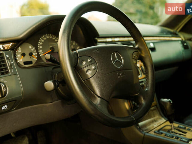 Черный Мерседес Е-Класс, объемом двигателя 3.2 л и пробегом 380 тыс. км за 7000 $, фото 27 на Automoto.ua