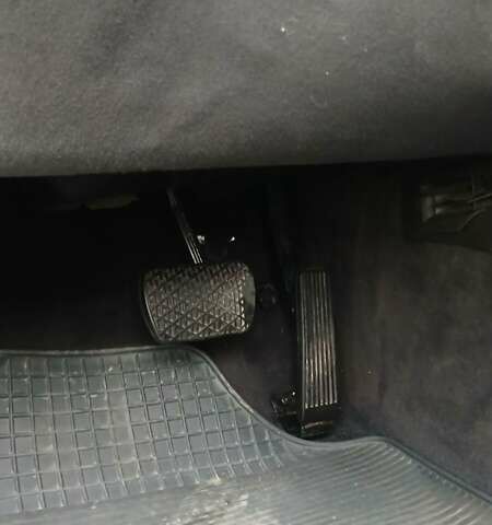 Чорний Мерседес Е-Клас, об'ємом двигуна 3.22 л та пробігом 390 тис. км за 3950 $, фото 25 на Automoto.ua