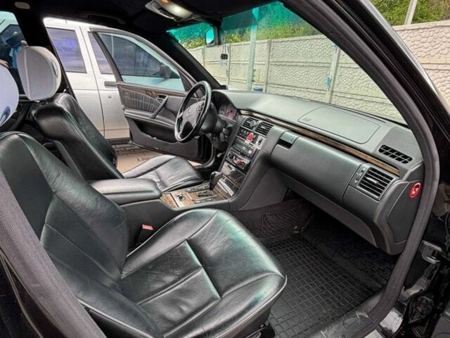 Мерседес Е-Класс 2001 в Кривом Роге на Automoto.ua Черный Мерседес Е-Класс, объемом двигателя 3.2 л и пробегом 340 тыс. км за 5000 $, фото 5 на Automoto.ua