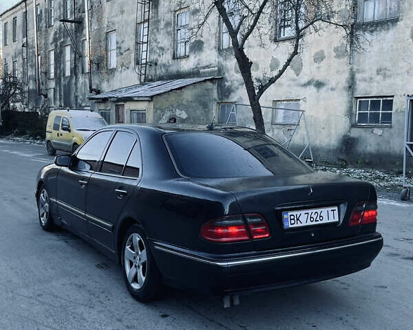Чорний Мерседес Е-Клас, об'ємом двигуна 3.2 л та пробігом 300 тис. км за 3600 $, фото 7 на Automoto.ua
