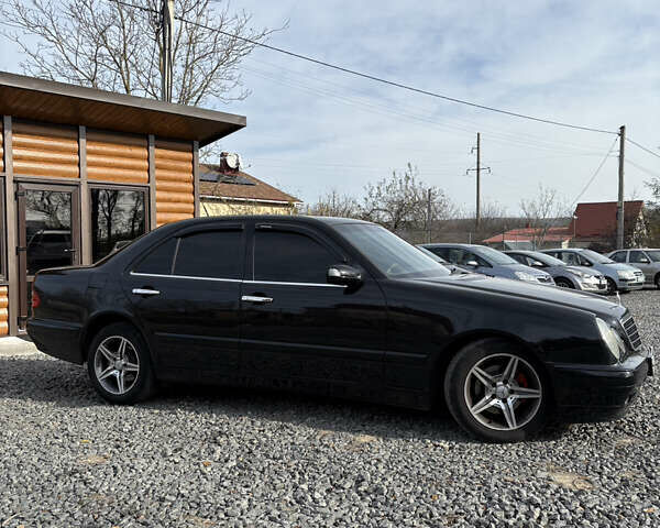 Черный Мерседес Е-Класс, объемом двигателя 2.2 л и пробегом 395 тыс. км за 4499 $, фото 3 на Automoto.ua