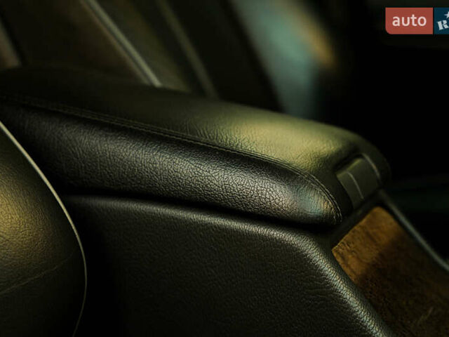 Черный Мерседес Е-Класс, объемом двигателя 3.2 л и пробегом 380 тыс. км за 7000 $, фото 24 на Automoto.ua