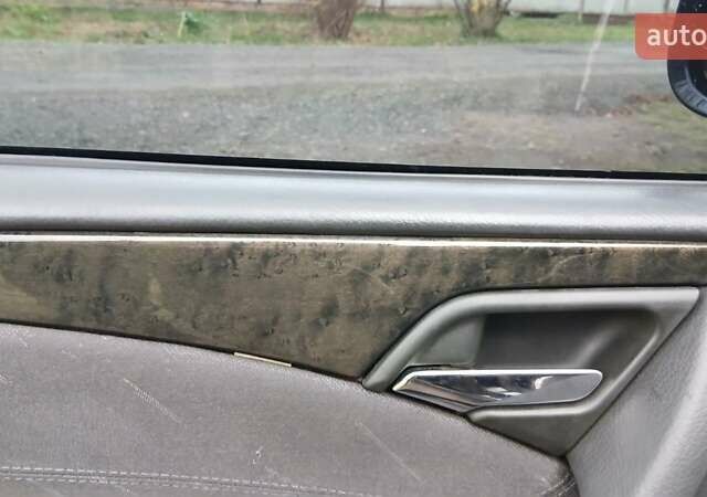 Чорний Мерседес Е-Клас, об'ємом двигуна 3.22 л та пробігом 390 тис. км за 3950 $, фото 17 на Automoto.ua