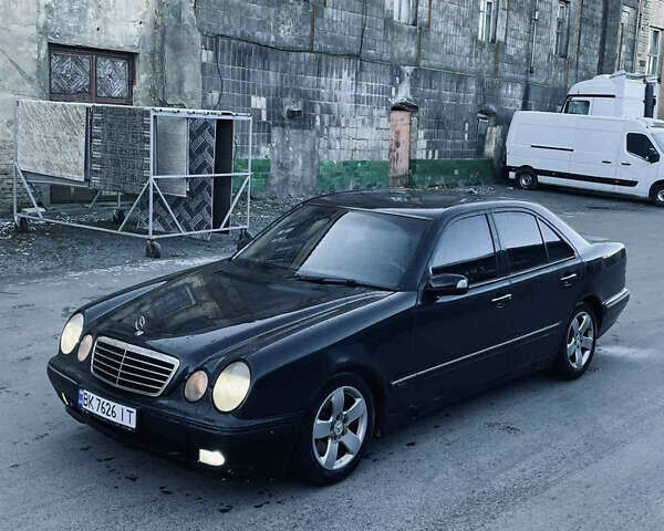 Чорний Мерседес Е-Клас, об'ємом двигуна 3.2 л та пробігом 300 тис. км за 3600 $, фото 4 на Automoto.ua