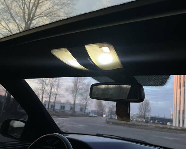 Чорний Мерседес Е-Клас, об'ємом двигуна 3.2 л та пробігом 297 тис. км за 5000 $, фото 15 на Automoto.ua