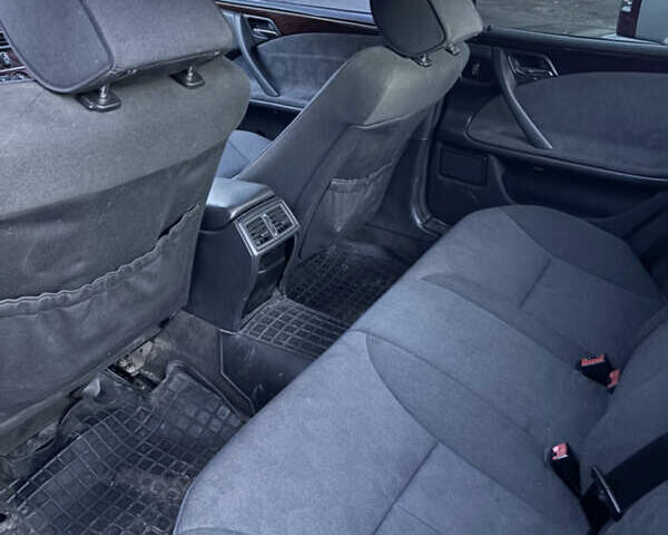 Черный Мерседес Е-Класс, объемом двигателя 2 л и пробегом 365 тыс. км за 3000 $, фото 4 на Automoto.ua