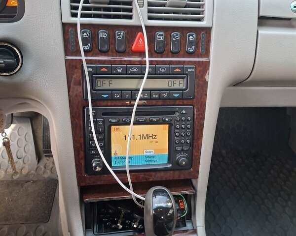 Мерседес Е-Класс 2001 в Киеве на Automoto.ua Черный Мерседес Е-Класс, объемом двигателя 2.8 л и пробегом 460 тыс. км за 5000 $, фото 25 на Automoto.ua