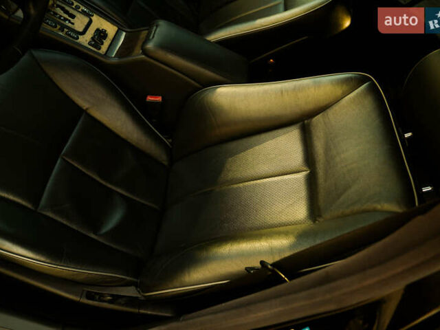 Черный Мерседес Е-Класс, объемом двигателя 3.2 л и пробегом 380 тыс. км за 7000 $, фото 28 на Automoto.ua